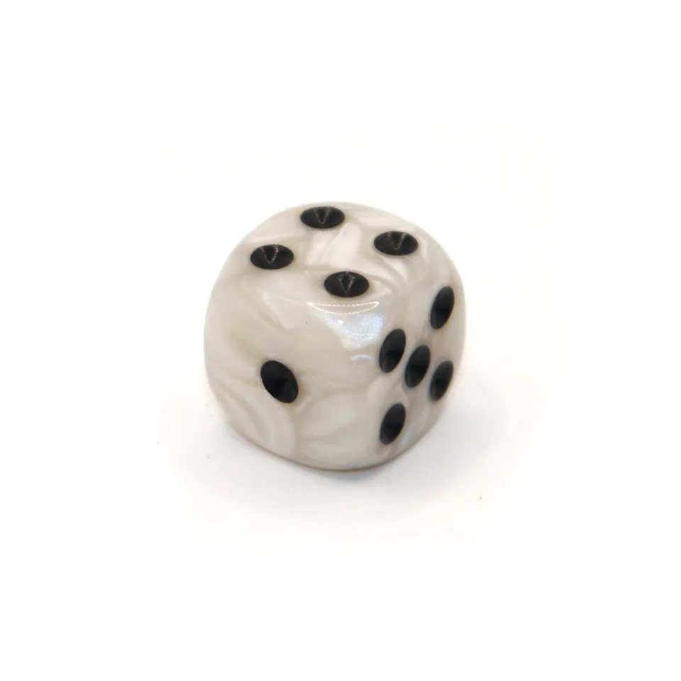 dice4friends-d6-augenw-rfel-sets-pearl-white-black-einzelw-rfel image 1