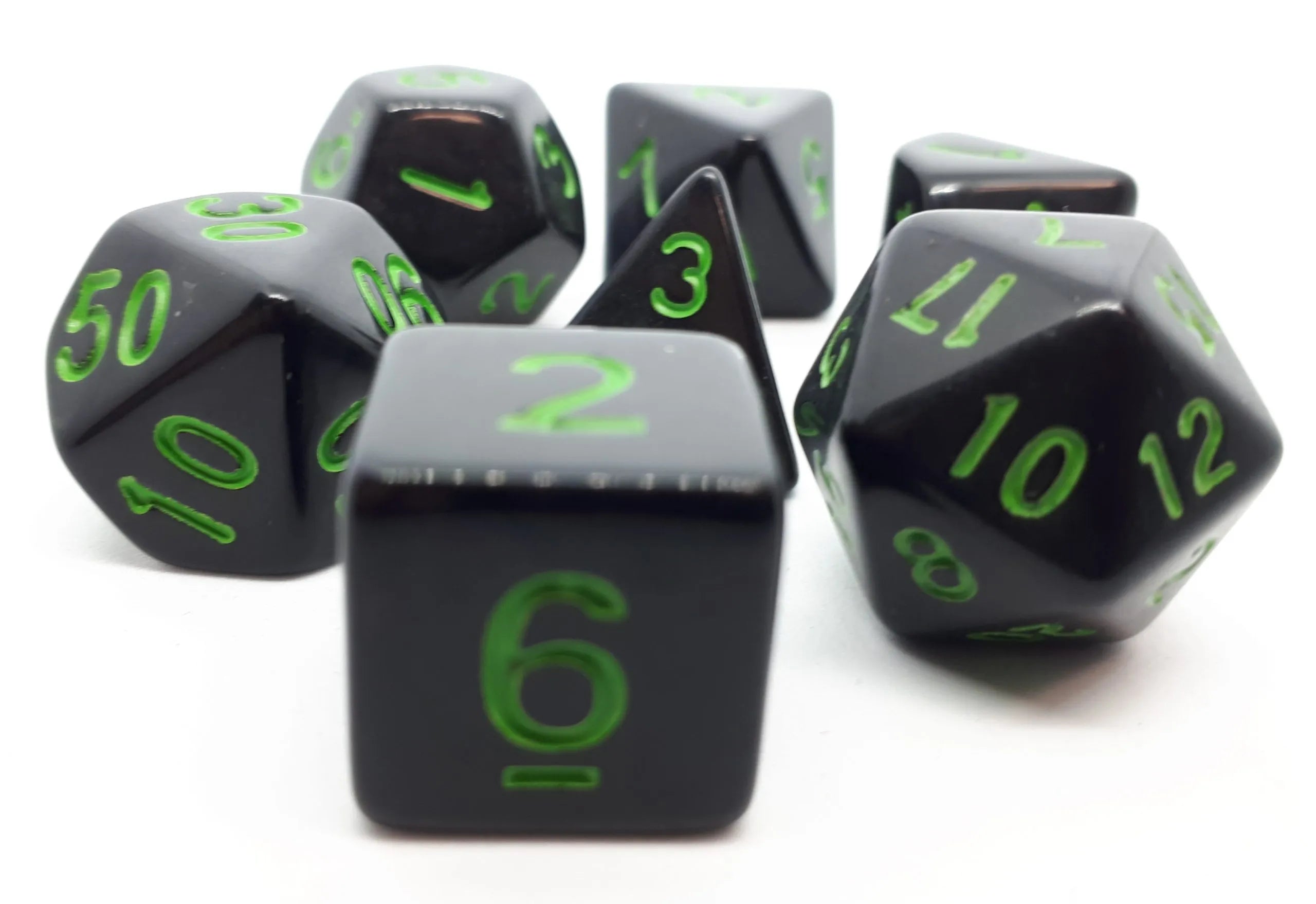dice4friends-7-teiliges-rpg-w-rfelset-opaque-black-green-w-rfel image 2