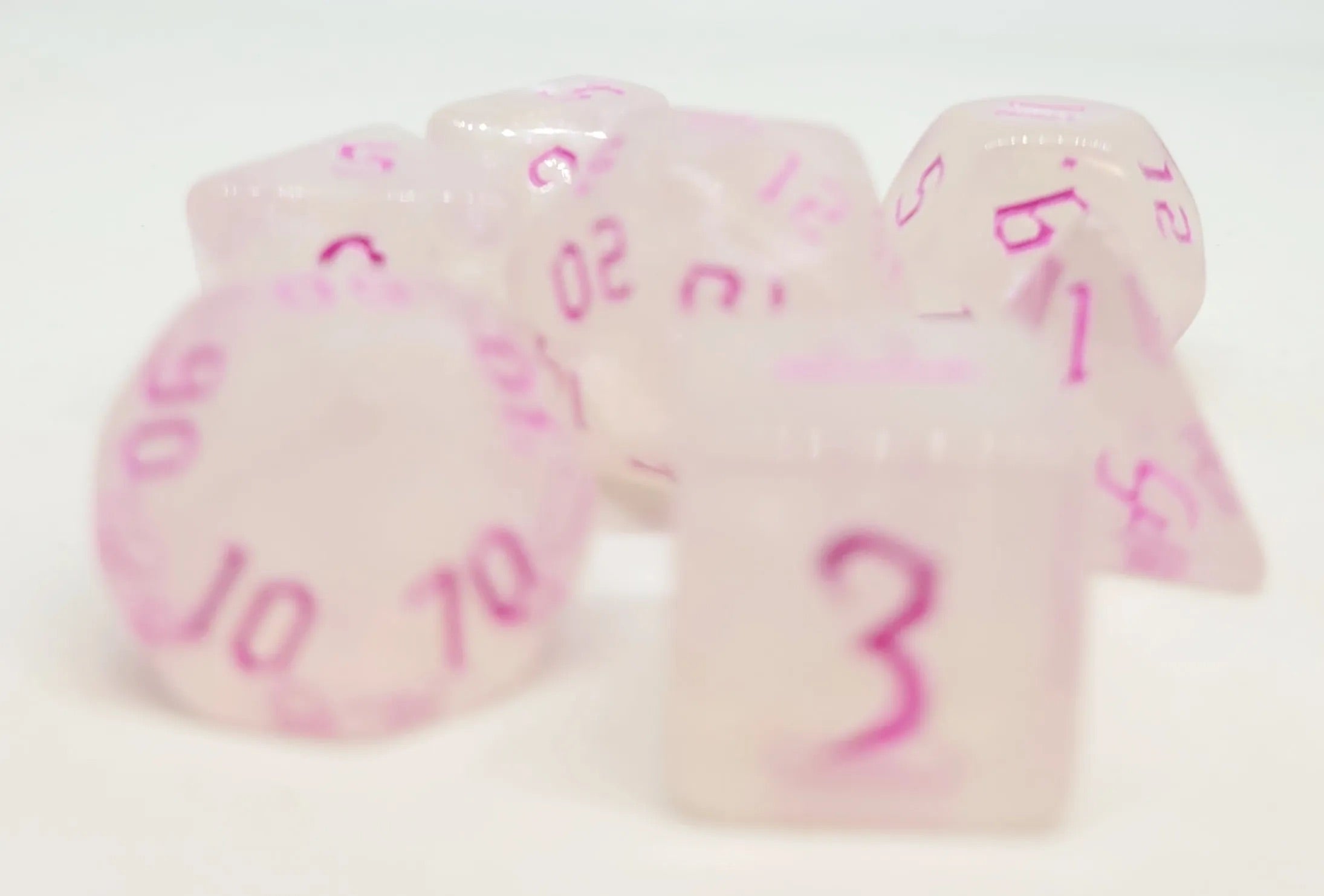 dice4friends-rpg-w-rfelset-galaxy-milky-shine-pink-7er image 2