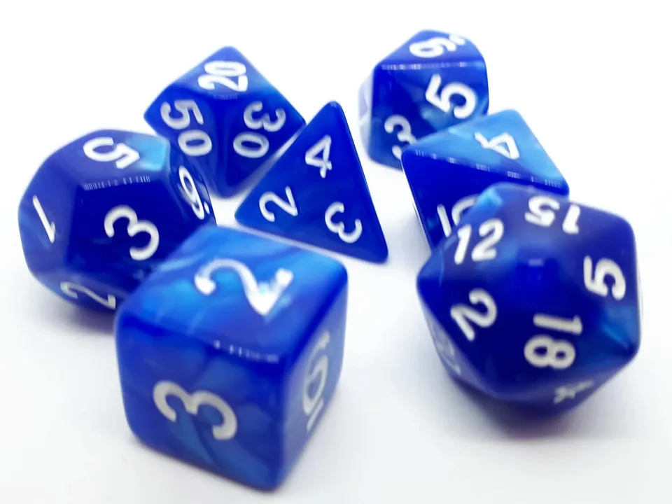 dice4friends-rpg-w-rfelset-pearl-blue-white-7-teilig image 1