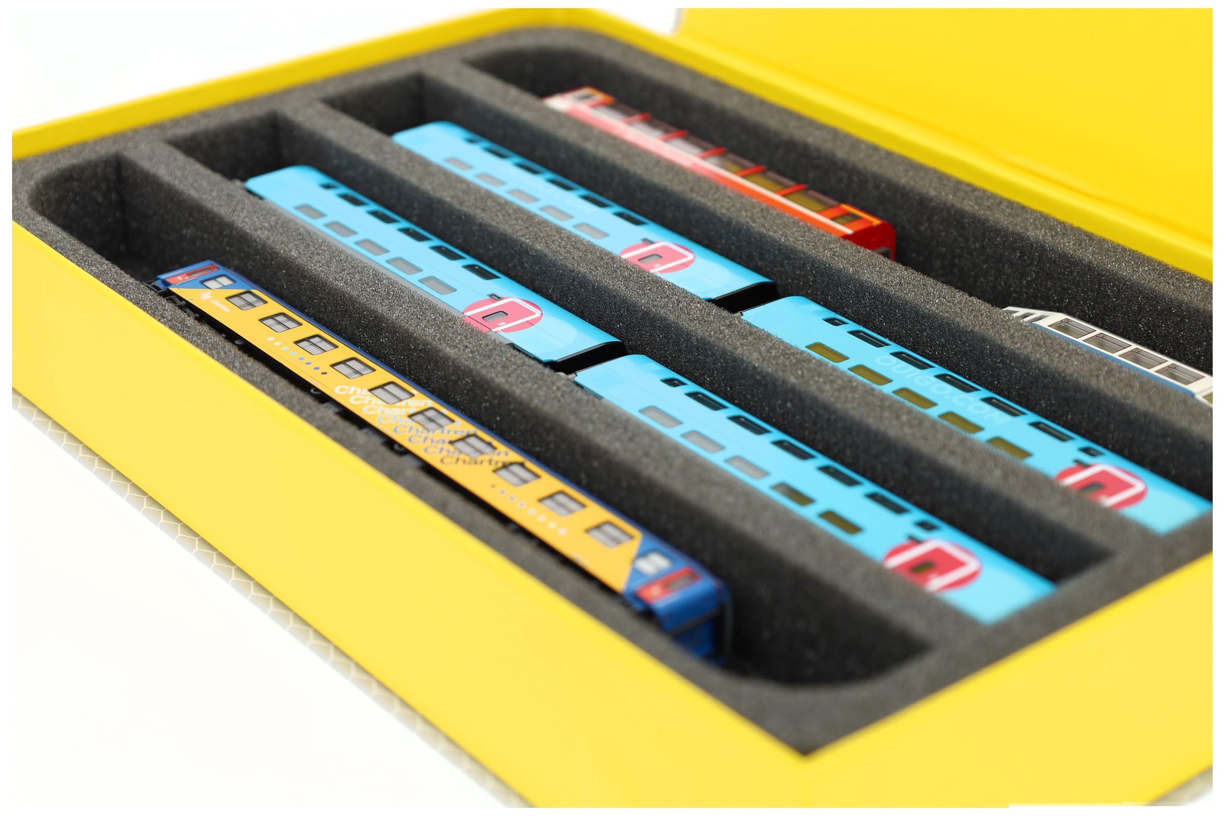 feldherr-magnetic-box-gelb-spur-n-4-f-cher-liegend image 4