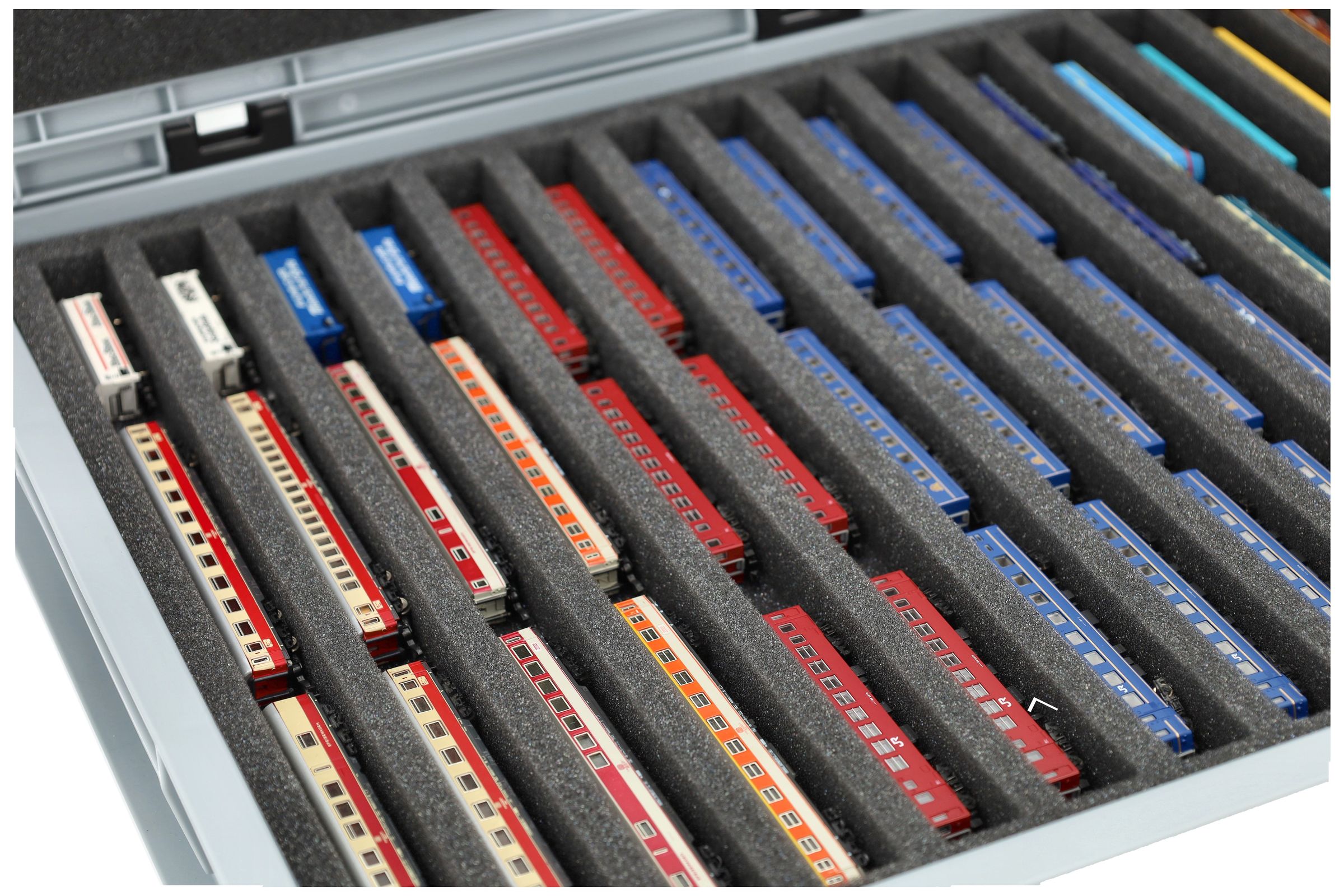 feldherr-eurobox-60x40-set-spur-z-18-f-cher-liegend image 6
