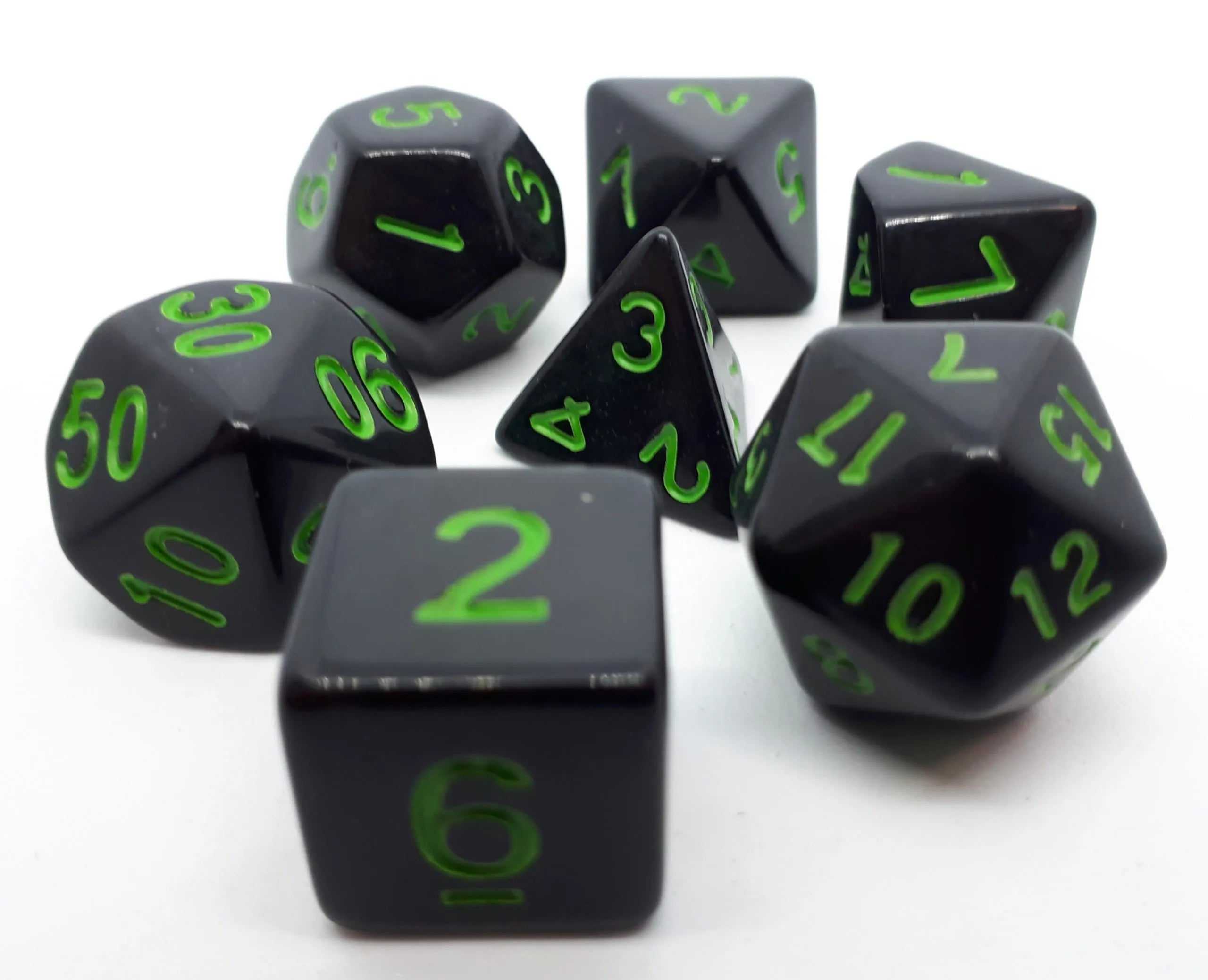 dice4friends-7-teiliges-rpg-w-rfelset-opaque-black-green-w-rfel image 1
