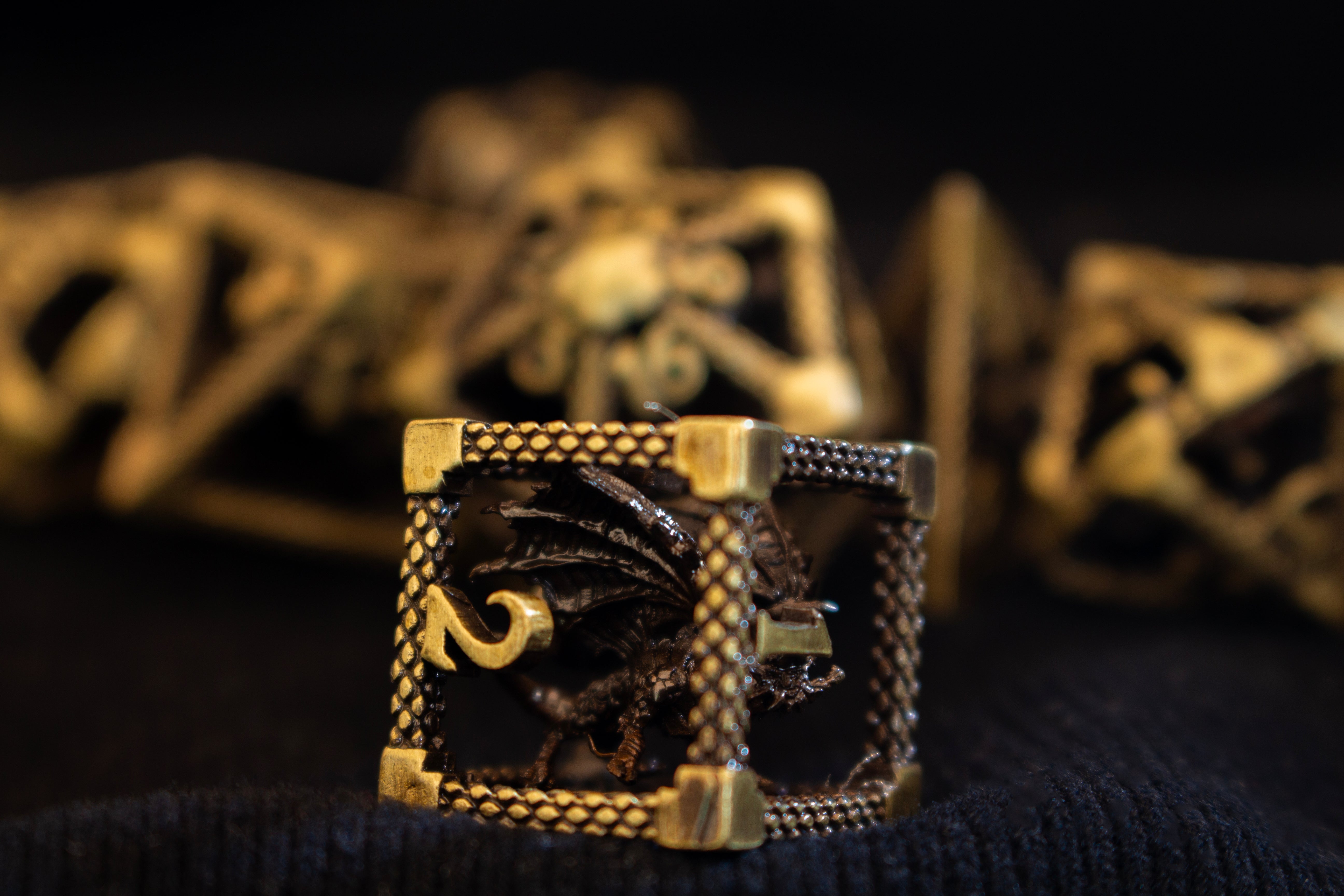 drawlab-metal-dice-sets-hollow-dragons-gold-metallw-rfel-7er image 2