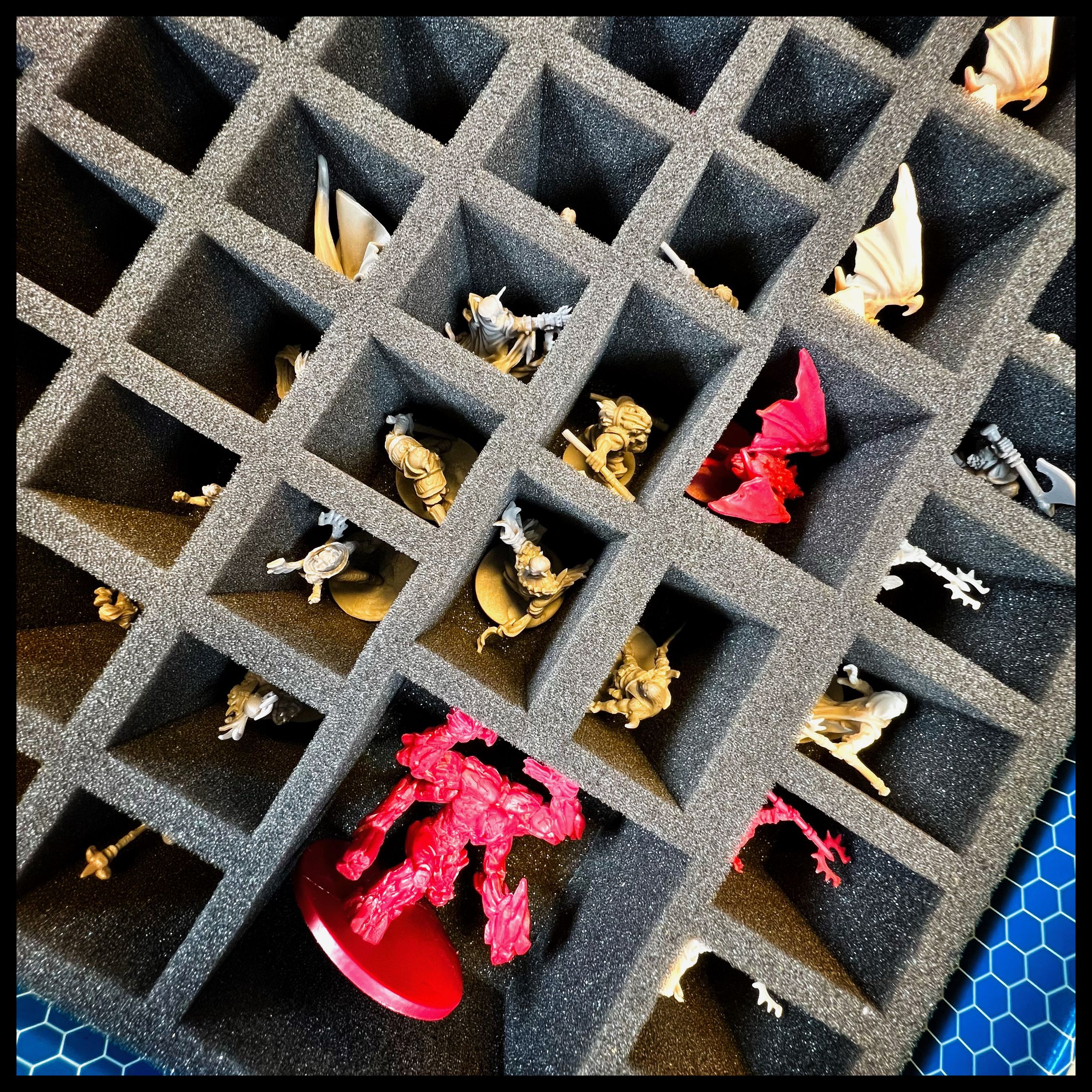 feldherr-storage-box-lbbg075-lagerbox-63-miniaturen-zombicide image 4