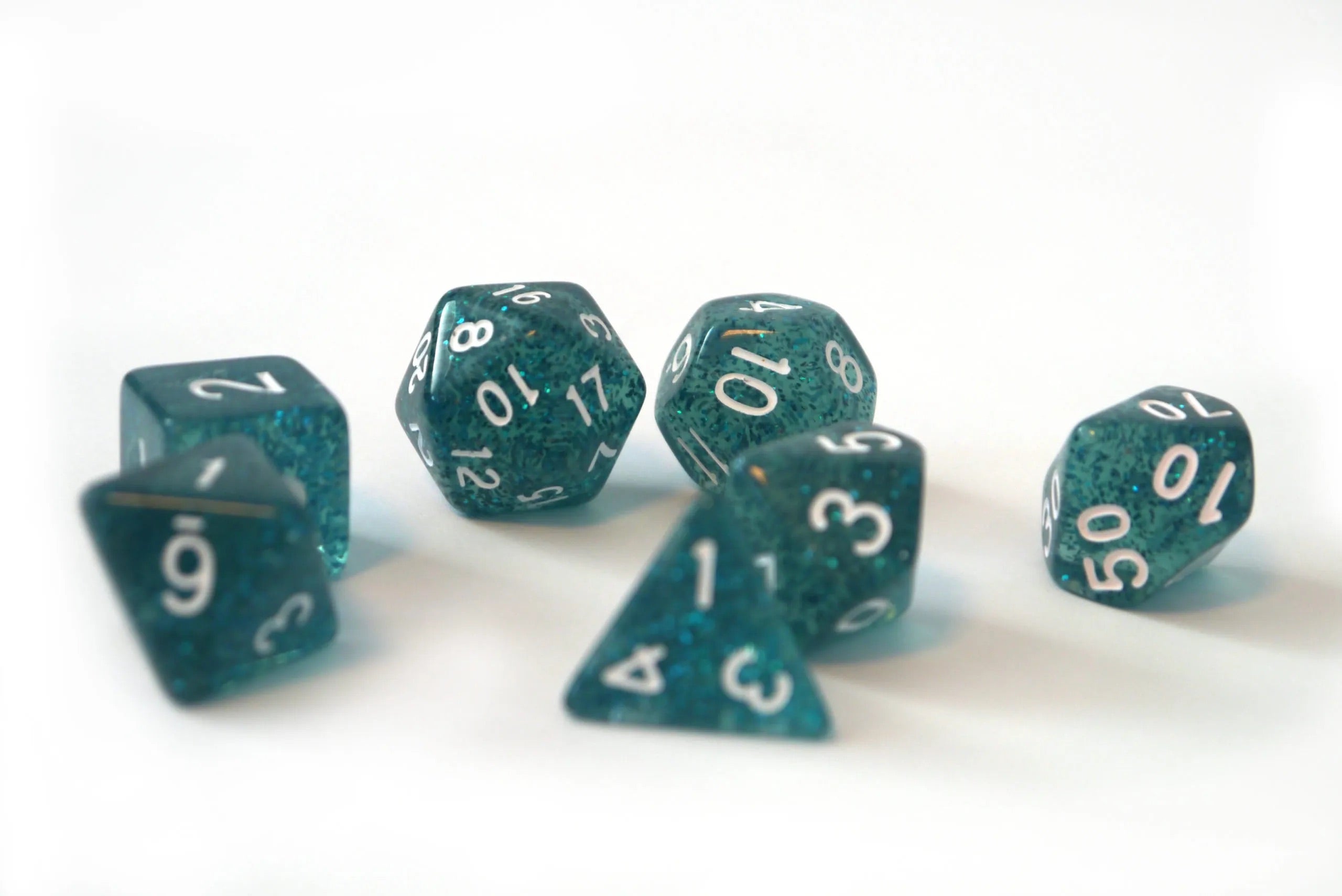 dice4friends-gef-llt-confetti-powder-blue-w-rfelset-7-teilig image 1