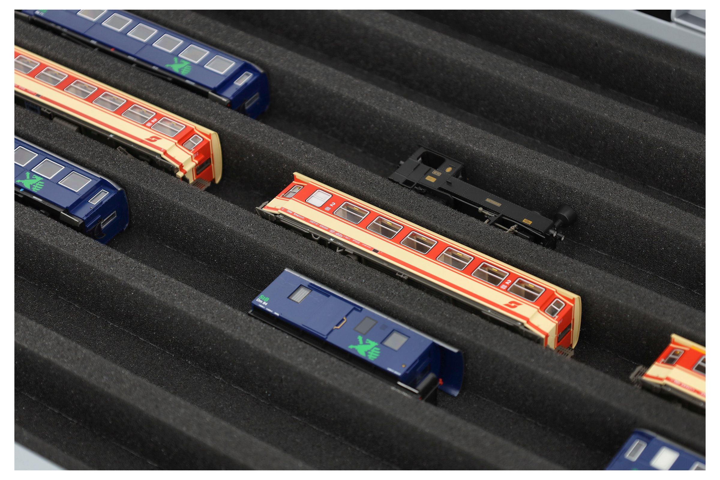 feldherr-model-train-eurobox-h0e-box-7-f-cher-horizontal image 8