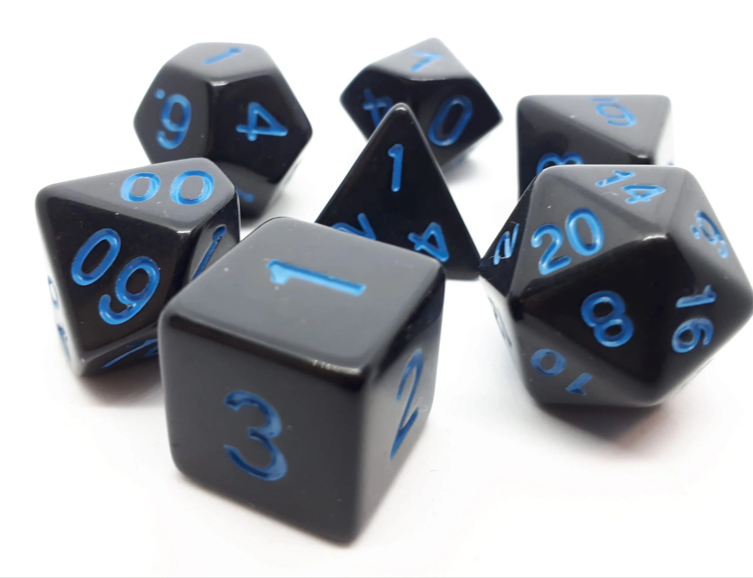 dice4friends-rpg-w-rfelset-opaque-black-blue-7-teilig image 2