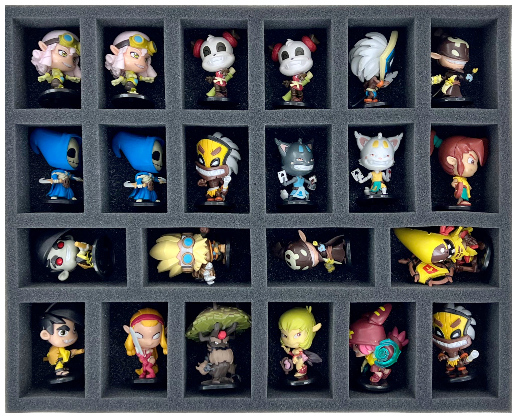 feldherr-transporter-krosmaster-storage-box-figurenkoffer-216-figuren image 2