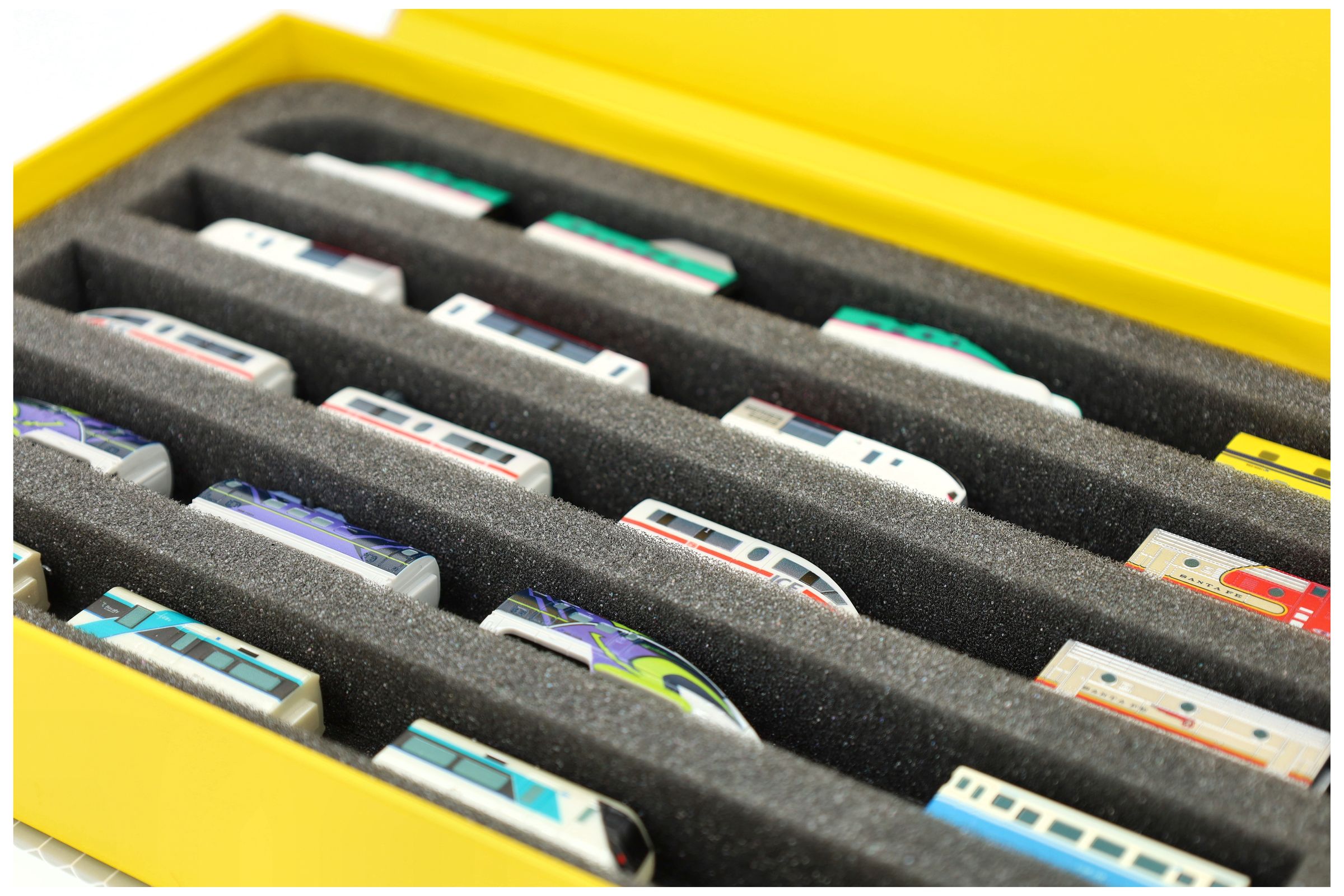 feldherr-magnetic-box-z-shorty-magnetbox-gelb-spur-z-5-f-cher image 4