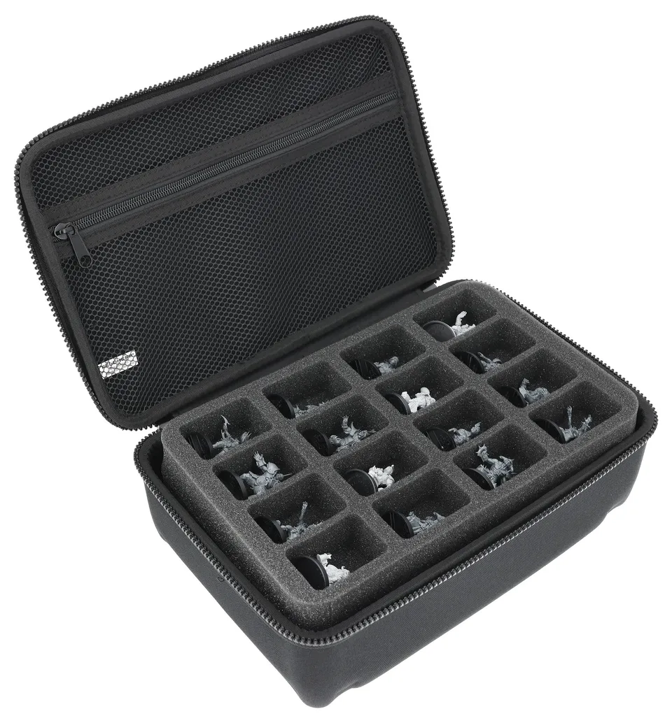 feldherr-half-size-case-90-blood-bowl-28-miniaturen image 1