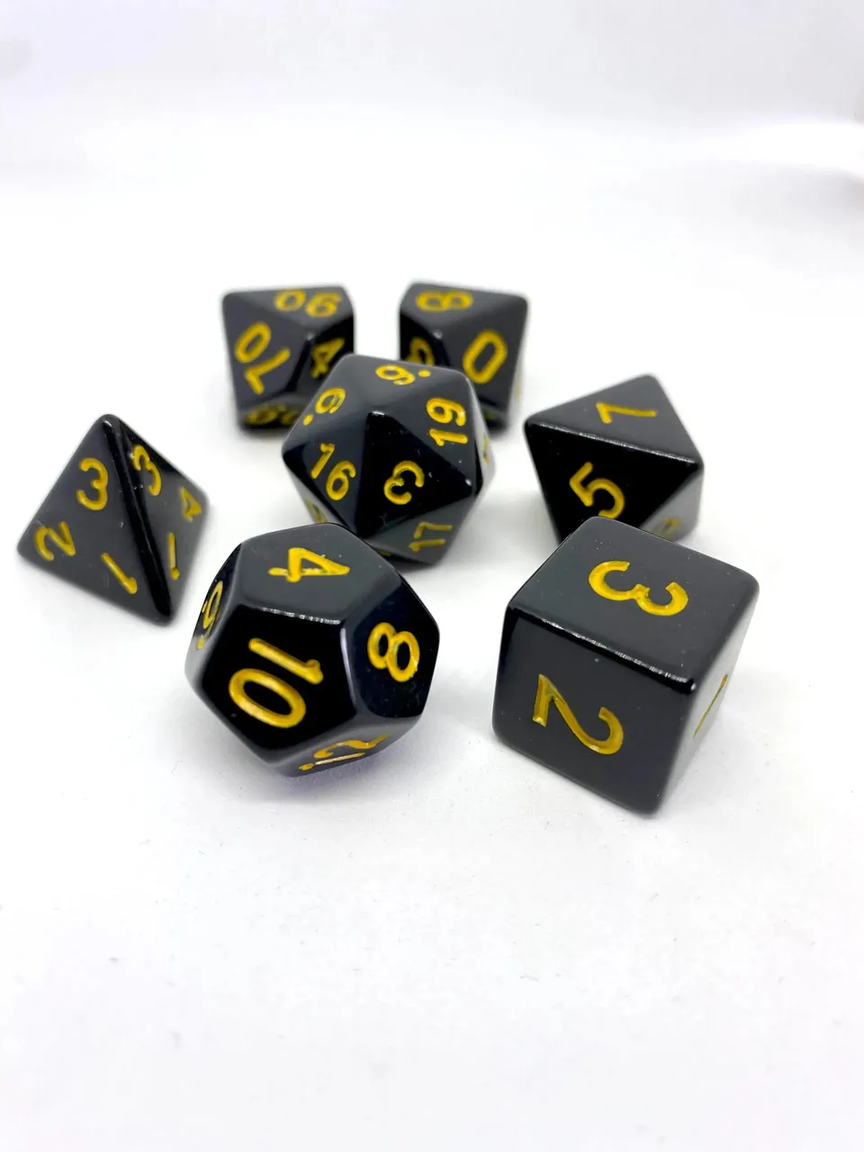 dice4friends-7-teiliges-rpg-w-rfelset-opaque-black-yellow-w-rfel image 1