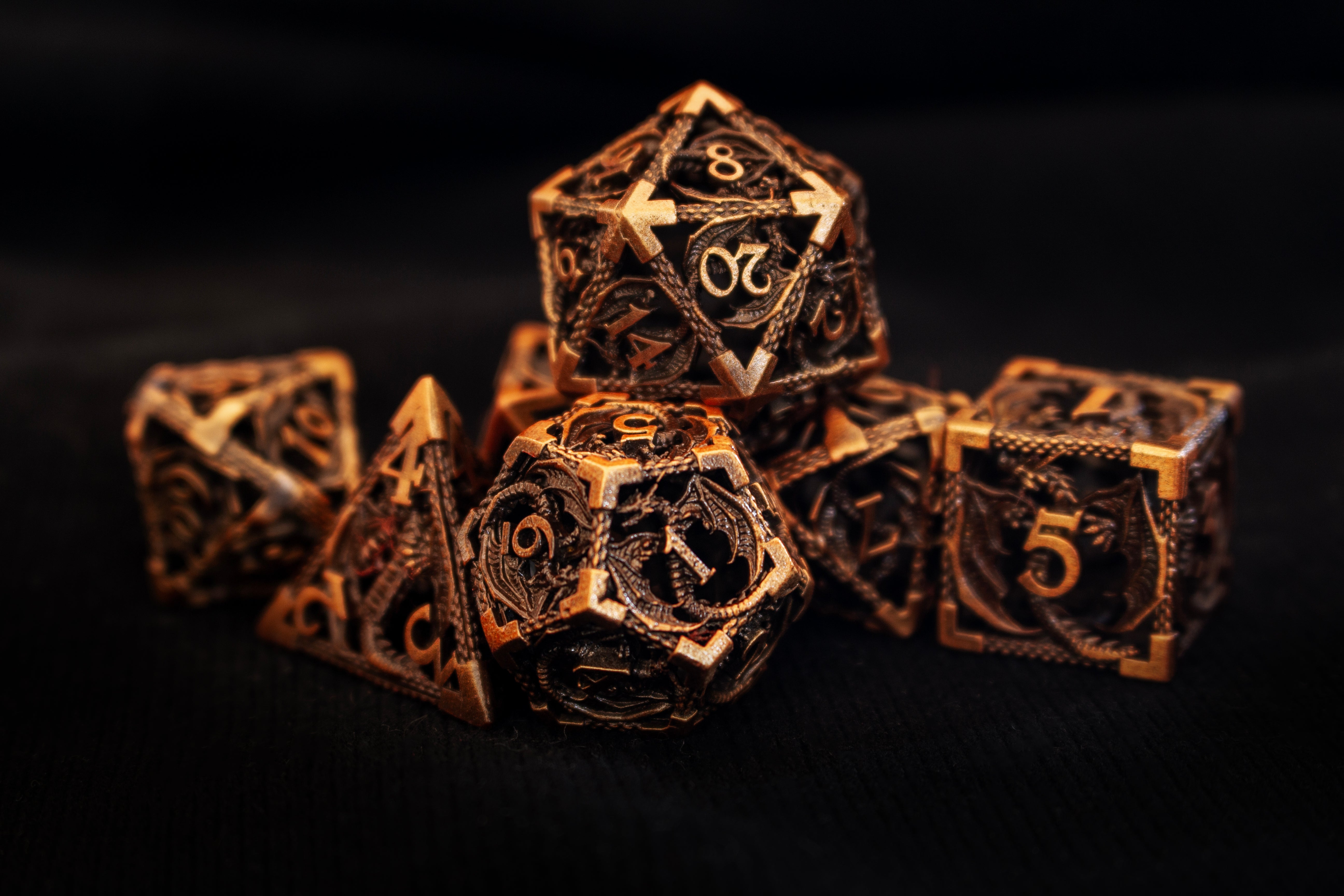 drawlab-metal-dice-hollow-dragons-w-rfelset-kupfer-7-teilig-rpg image 1