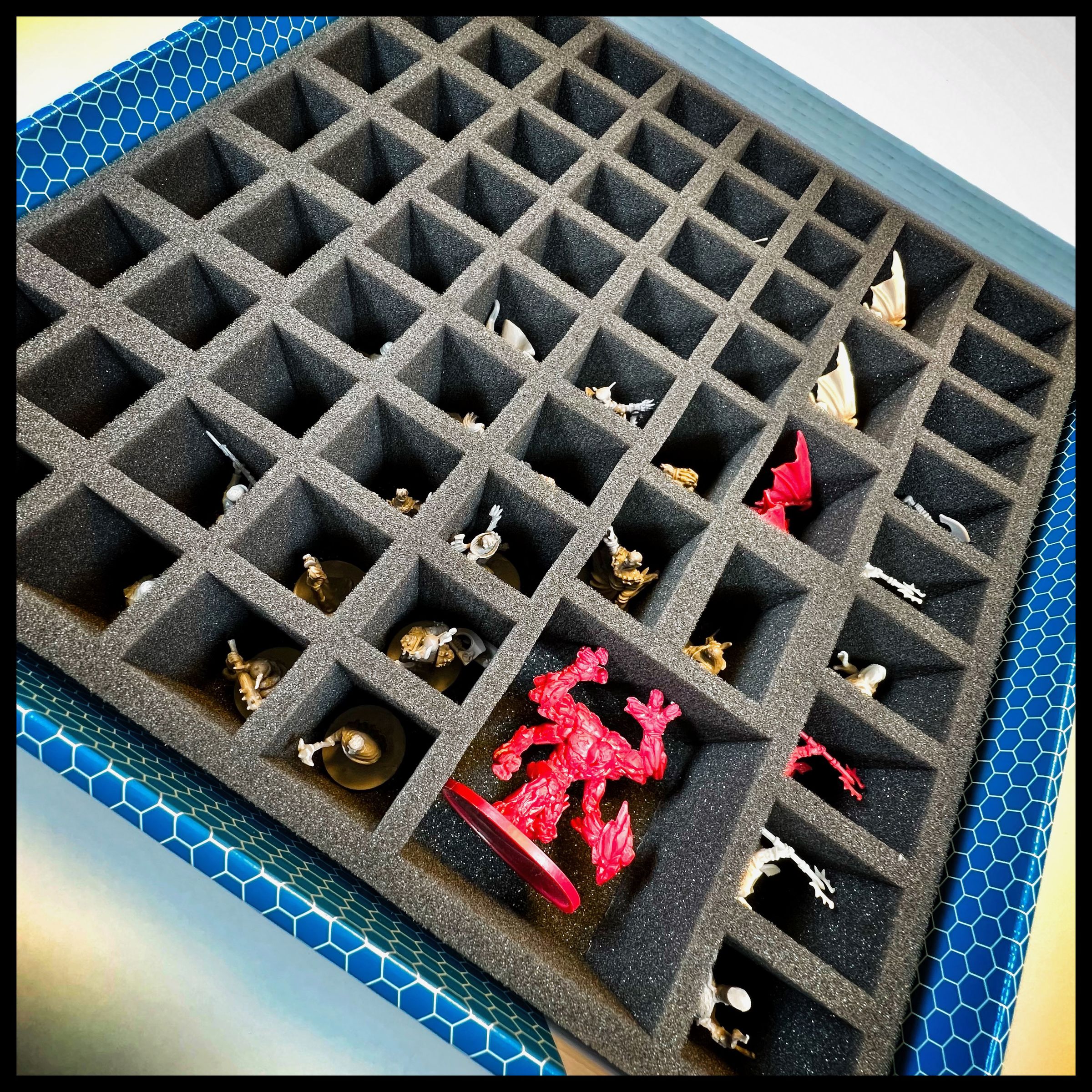 feldherr-storage-box-lbbg075-lagerbox-63-miniaturen-zombicide image 2