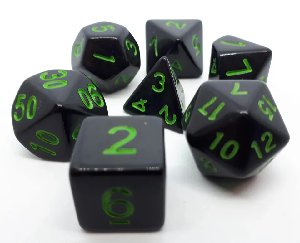 dice4friends-7-teiliges-rpg-w-rfelset-opaque-black-green-w-rfel image 1