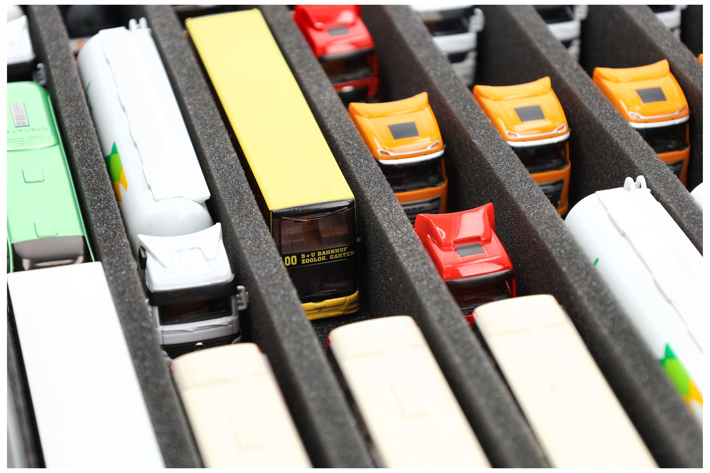 feldherr-eurobox-60x40-set-1-87-modell-trucks-busse image 5