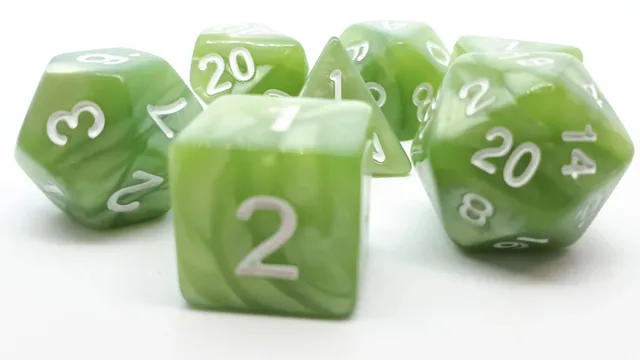 dice4friends-7-teiliges-rpg-w-rfelset-pearl-lightgreen-white image 1