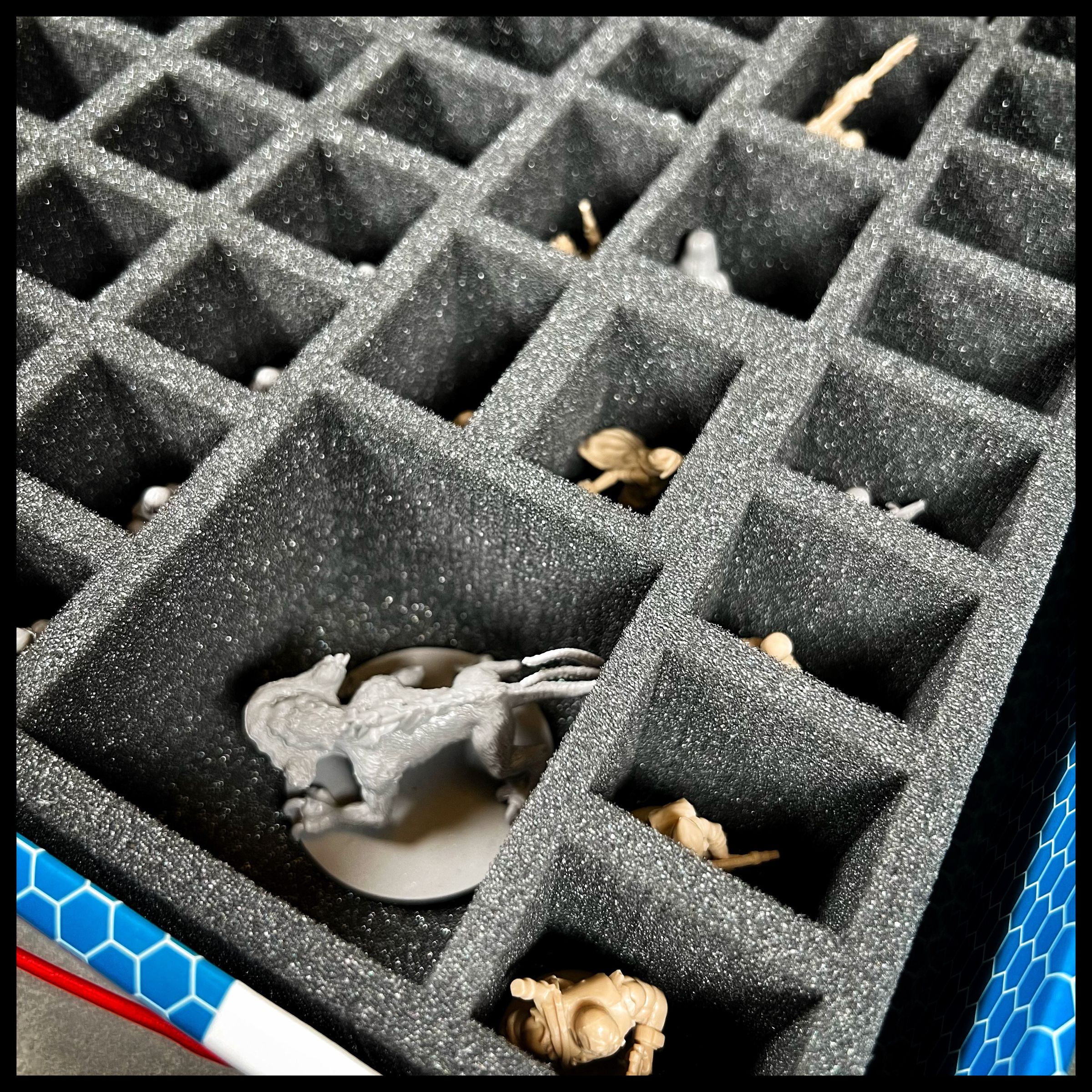 feldherr-storage-box-lbbg075-lagerbox-63-miniaturen-zombicide image 6