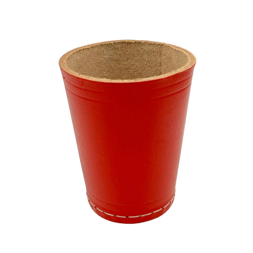 dice4friends-accessoires-w-rfelbecher-rot-aus-b-ffelleder image 1