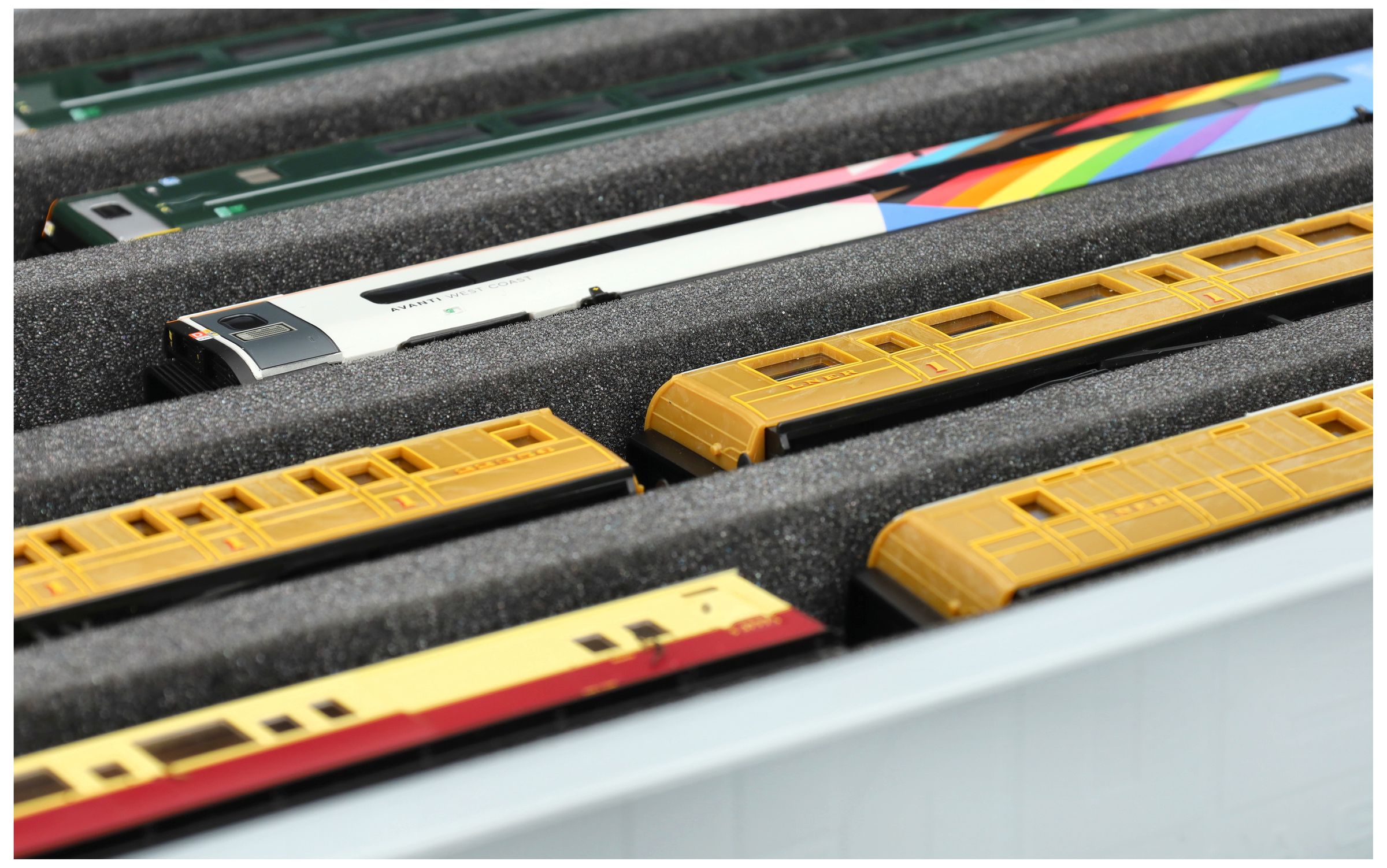 feldherr-model-train-eurobox-60x40-set-spur-00-5-f-cher image 6