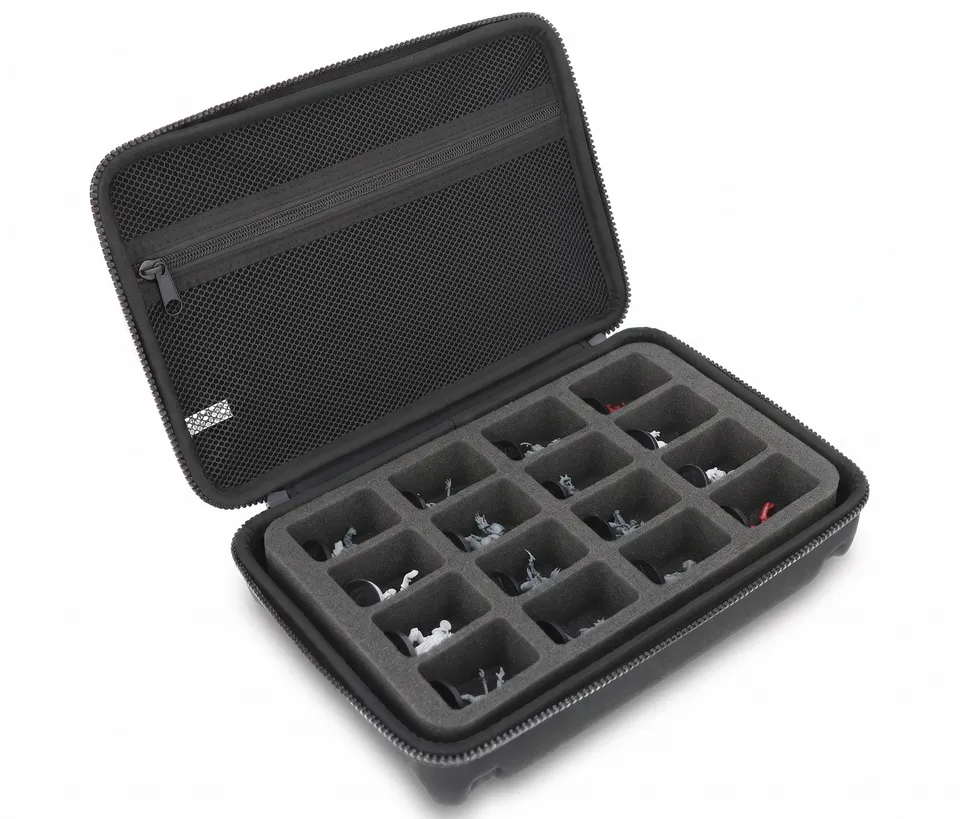 feldherr-half-size-case-50-figurenkoffer-blood-bowl-16-minis image 1