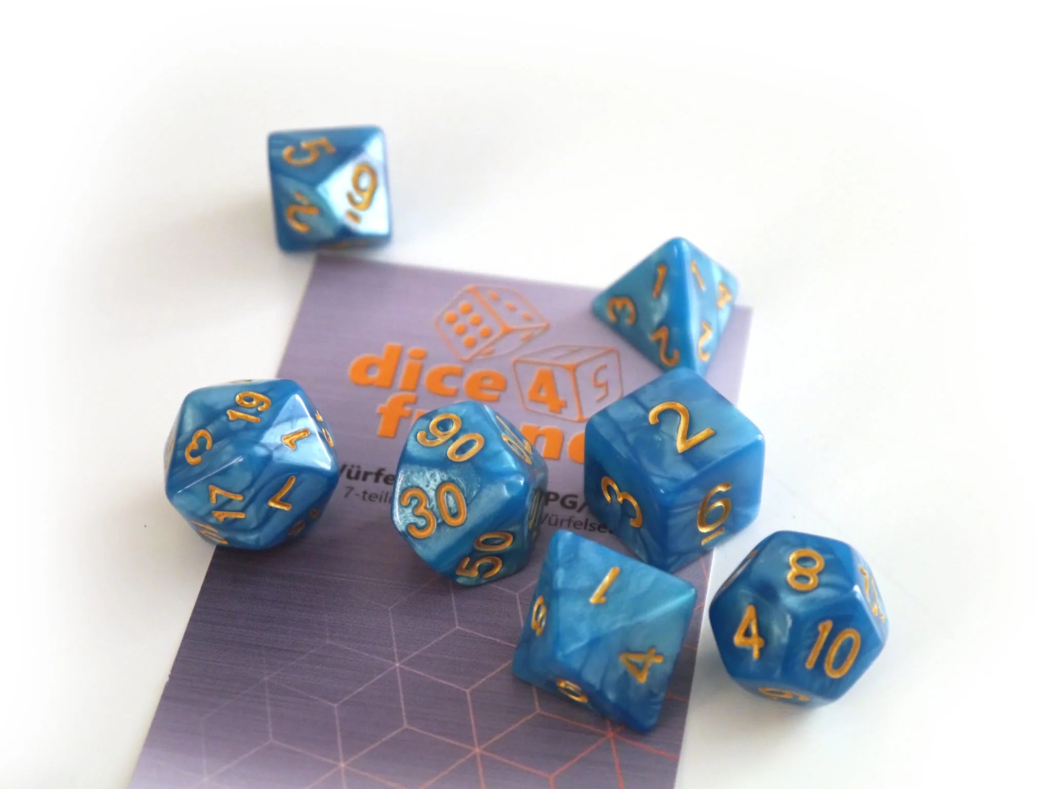 dice4friends-pearl-w-rfelset-azur-gold-w-rfel-7-teilig-blau image 2