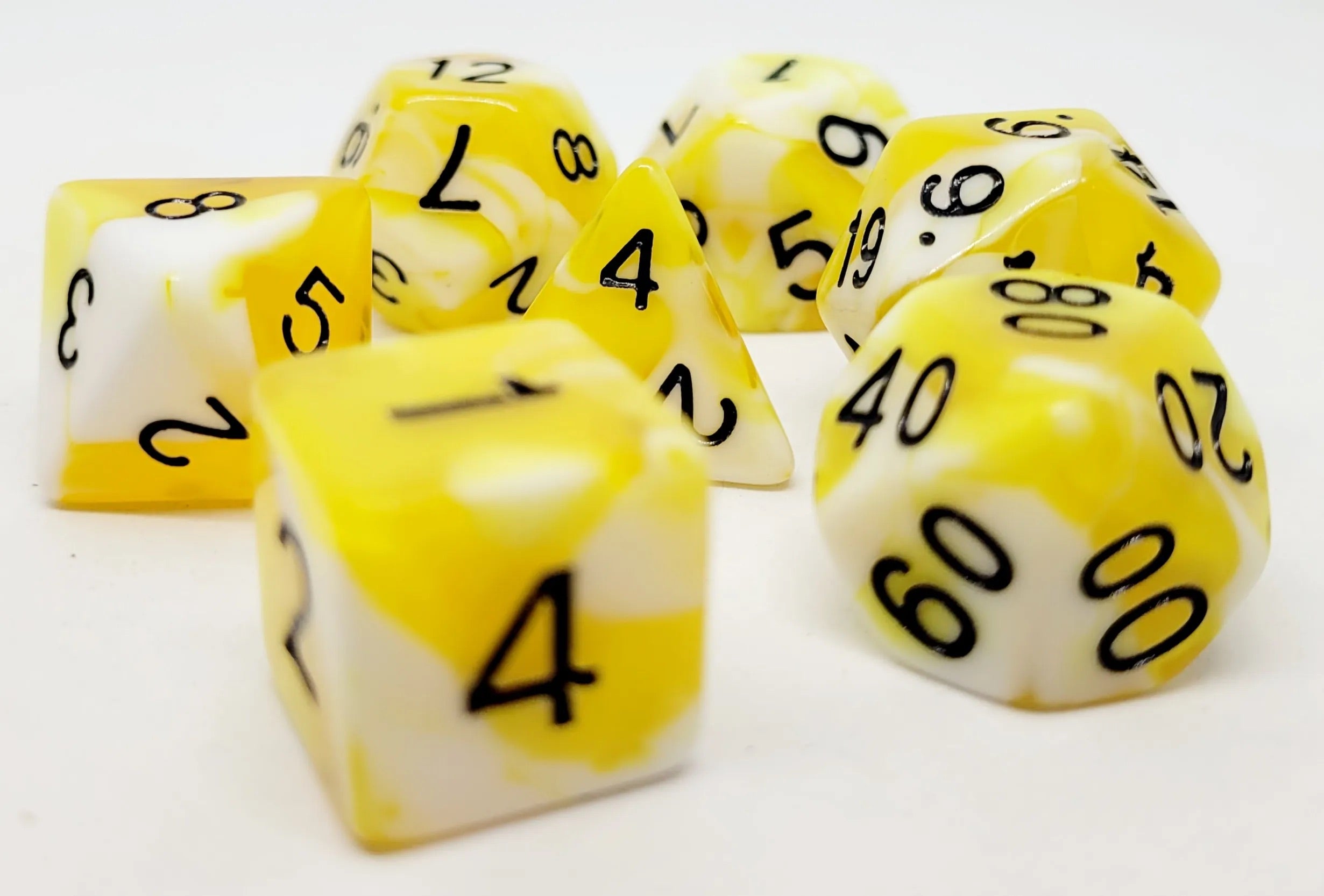dice4friends-rpg-w-rfelset-racing-yellow-white-gelb-wei-7-tlg image 1